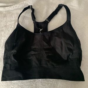 Black old navy workout sports bra
